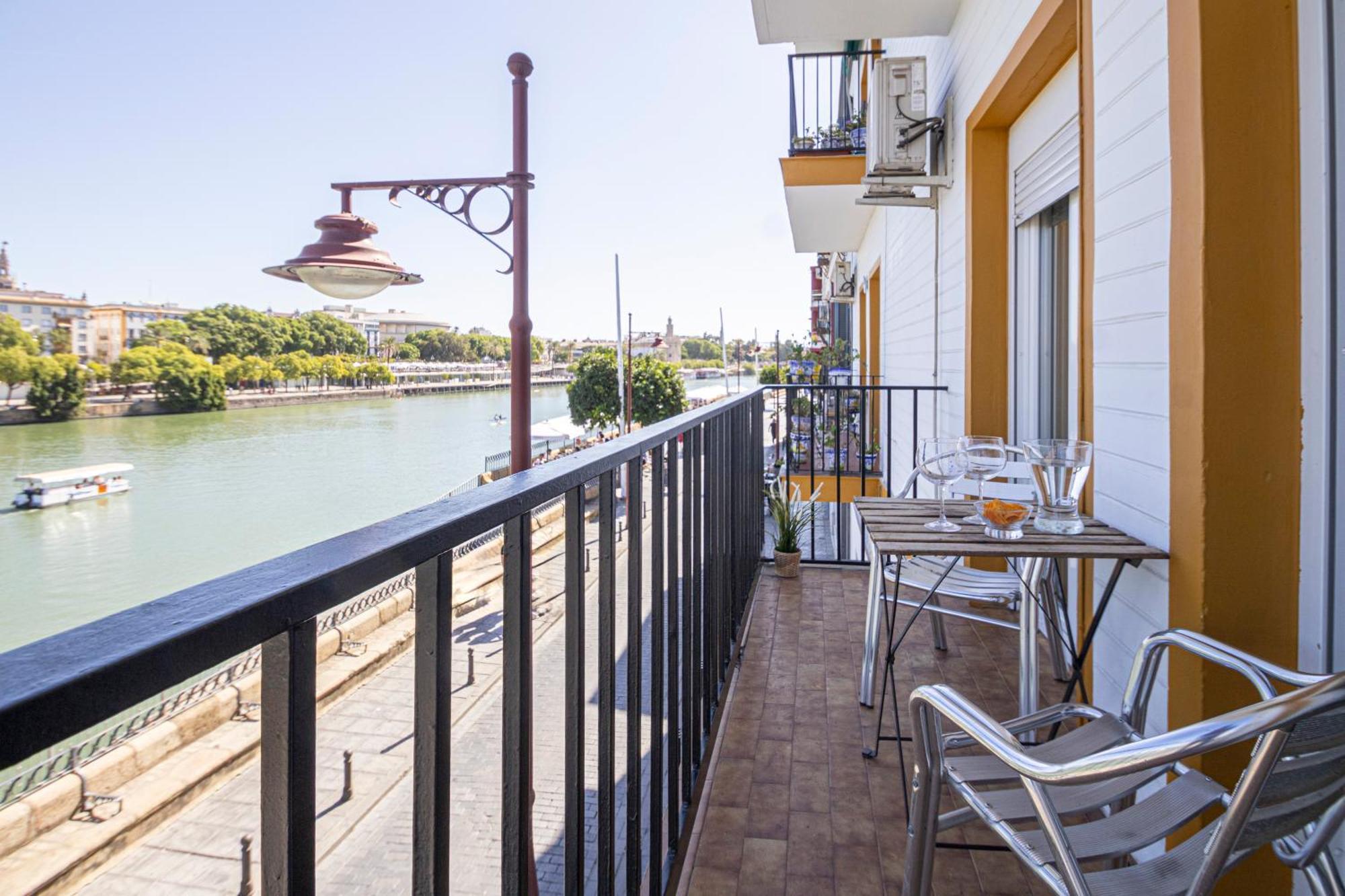 3 Bedroom With Stunning Guadalquivir Views Apartamento Sevilha